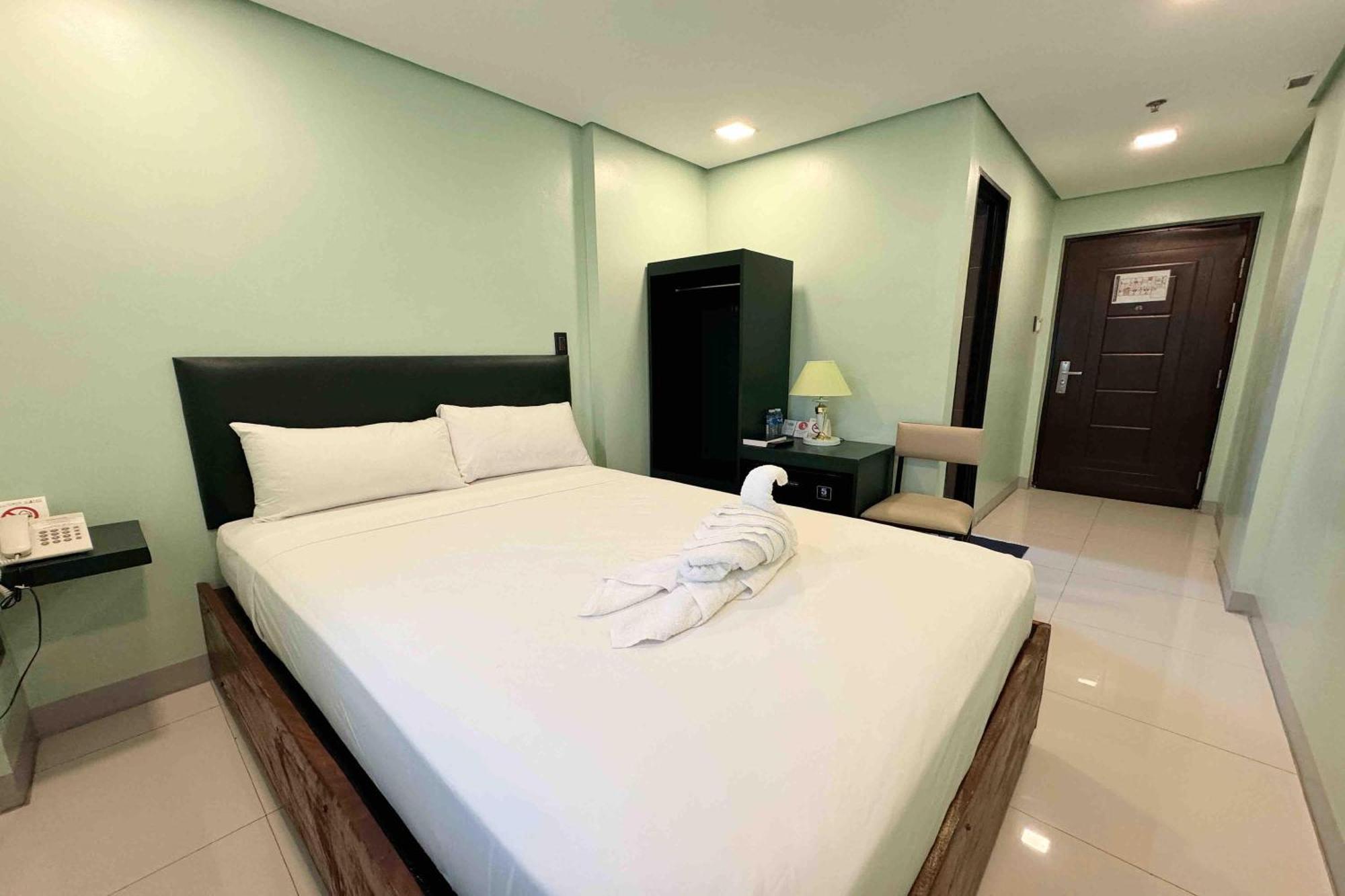 Belltower Csheli Suites Bantay - Виган Экстерьер фото