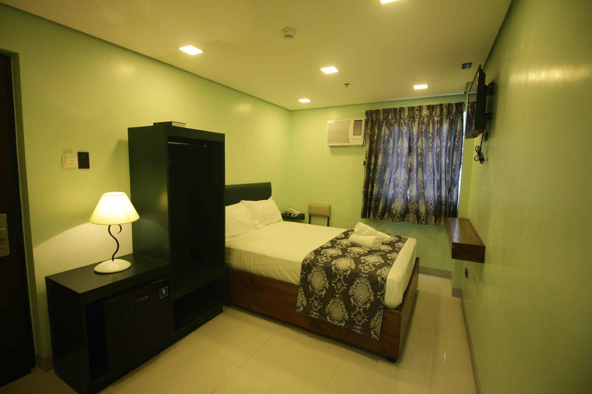Belltower Csheli Suites Bantay - Виган Экстерьер фото