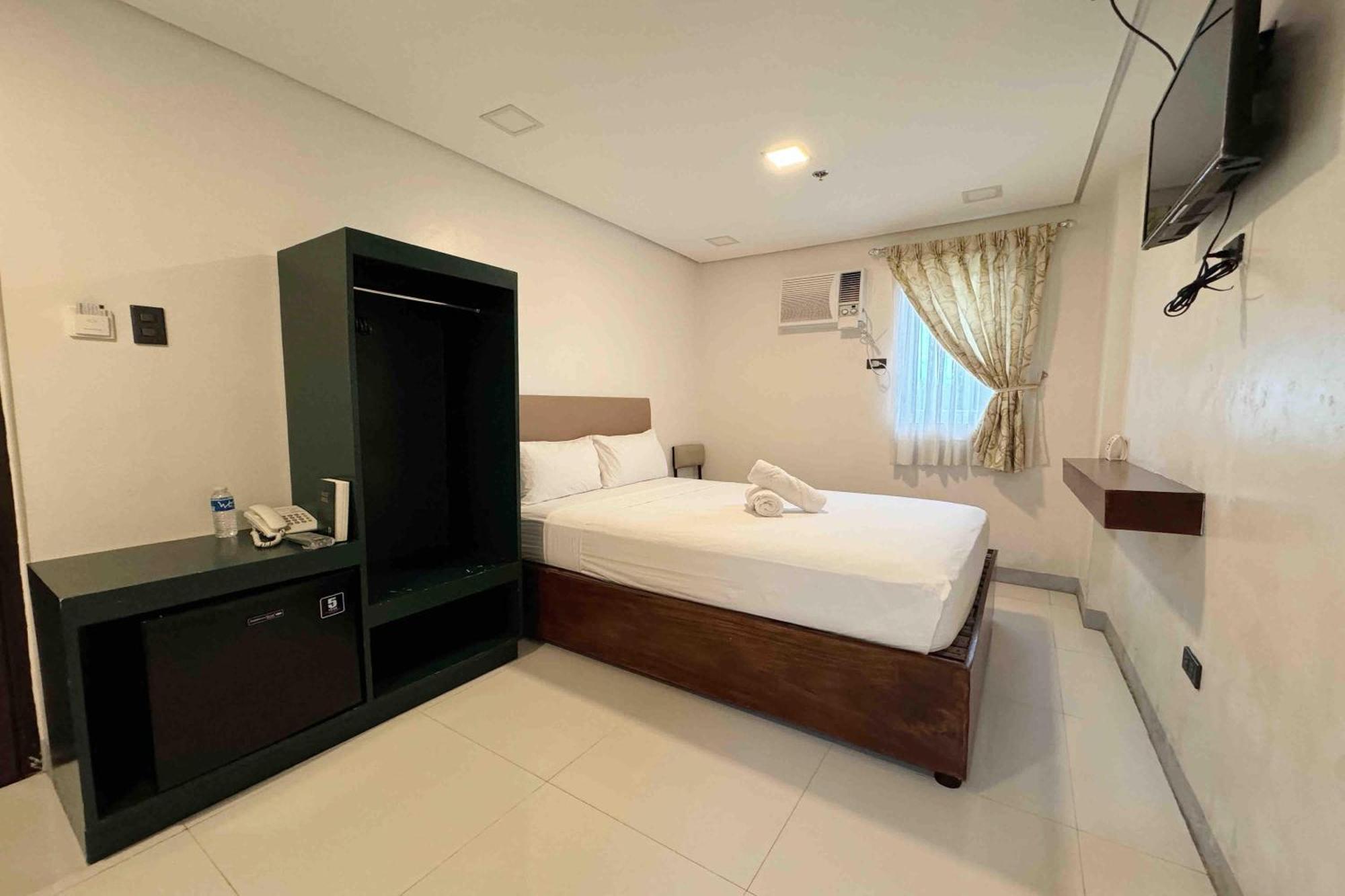 Belltower Csheli Suites Bantay - Виган Экстерьер фото